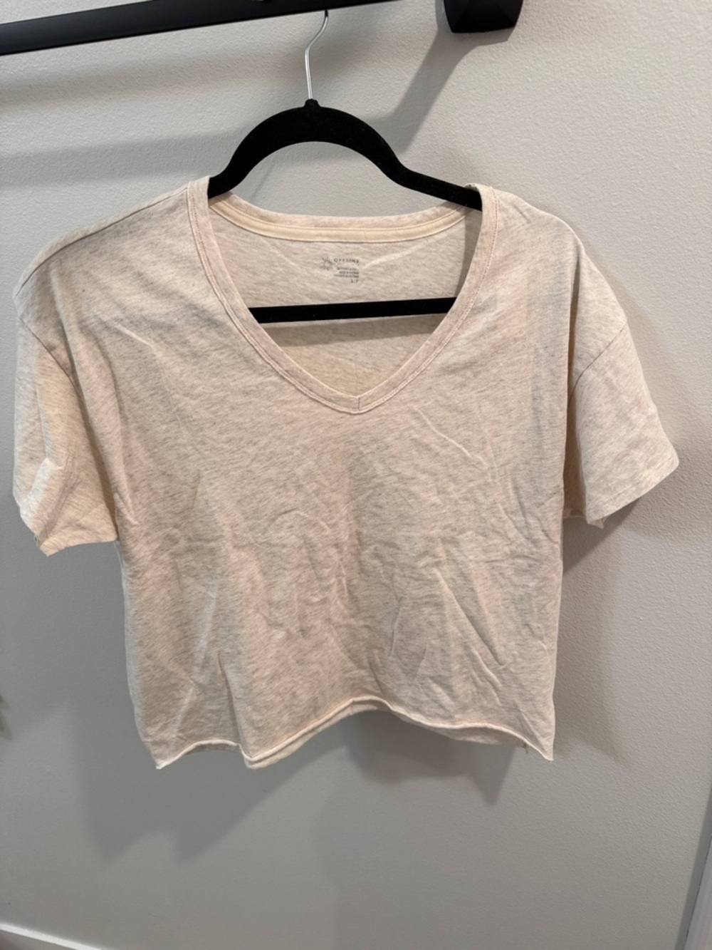 Aerie Offline Classic V-Neck Cropped Tee in Light Cream